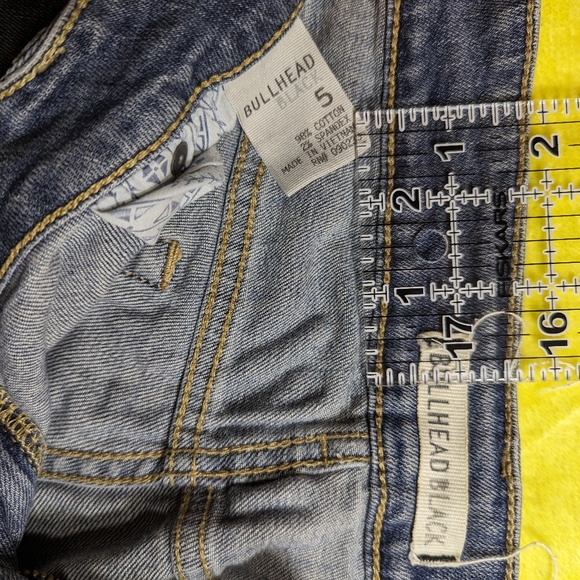 Bullhead Black women's denim medium wash shorts - size 5 - Picture 4 of 4